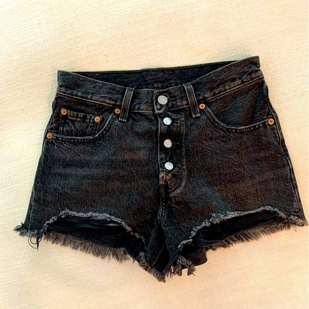 Levi’s 501 Button Fly Jean Short Distressed Black size 24